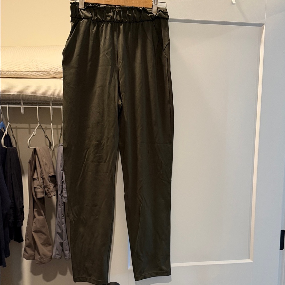 Lululemon High Rise Stretch 7/8 Pants Size 4